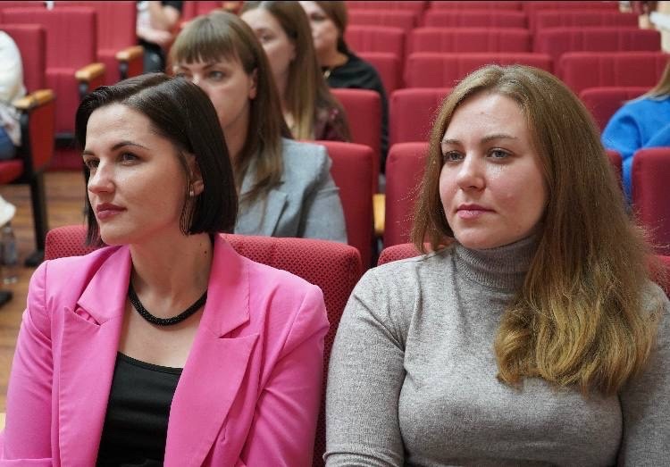 СЕМИНАР-ПРАКТИКУМ В ПСКОВСКОЙ ОБЛАСТИ ОБЪЕДИНИЛ МОЛОДОСТЬ И ОПЫТ.